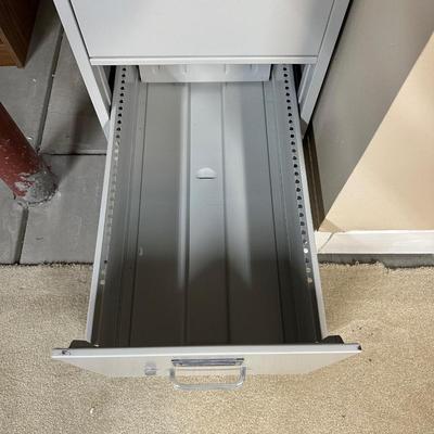 4 DRAWER METAL FILING CABINET