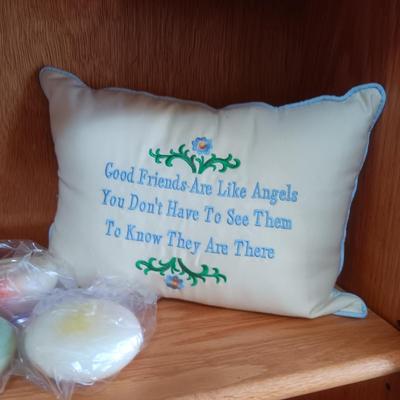 RECIPE BOOK, VARIOUS CANDLES, THROW PILLOWS AND FAUX PLANT