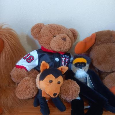 NEW VTECH TINY TOUCH TABLET AND SOME PLUSH ANIMALS