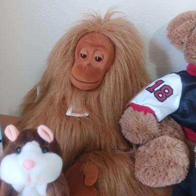 NEW VTECH TINY TOUCH TABLET AND SOME PLUSH ANIMALS