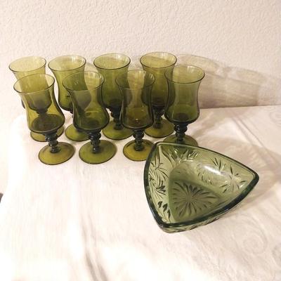 VINTAGE DRINKING GLASSES AND DISH