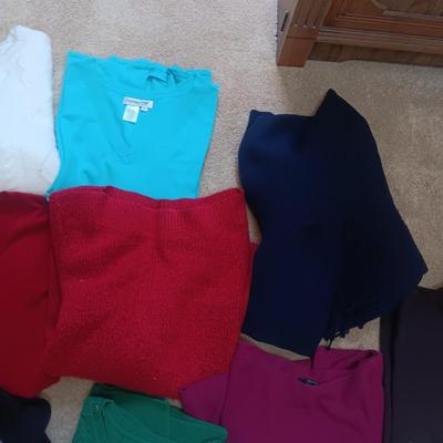 LADIES SWEATERS, TURTLENECKS, SWEATSHIRTS AND LONG SLEEVE SHIRTS SIZE 1X