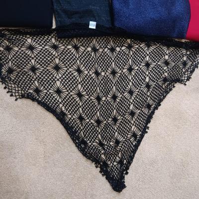 MOSTLY CHICO'S LADIES WINTER WEAR PLUS BEADED SHAWL (3X)