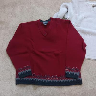 2 LADIES WOOLRICH SWEATERS SIZE XL