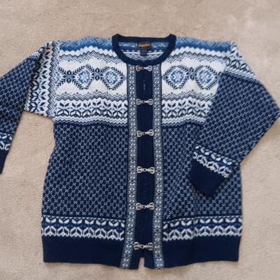 LADIES WOOLRICH SWEATER SIZE XL