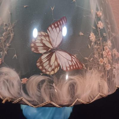 AMAZING VAN BRIGGLE TABLE LAMP WITH UNIQUE BUTTERFLY SHADE
