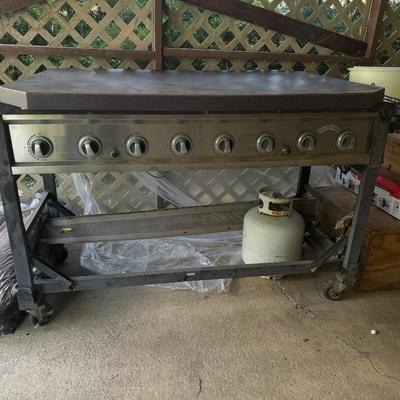 Bakers & Chef 8 burner gas grill