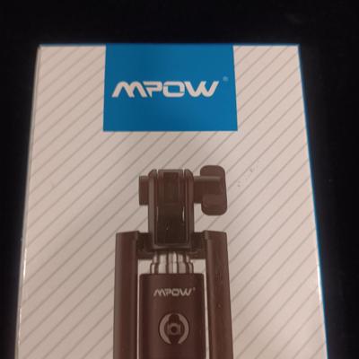 KODAK PLAYSPORT WATER RESISTANT DIGITAL CAMERA PLUS BLUETOOTH SELFIE MONOPOD