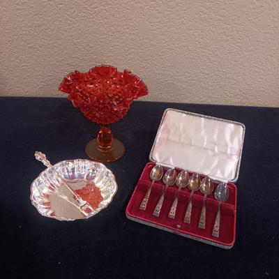 ORANGE FENTON RUFFLED COMPOTE, SILVER PLATED CONDIMENT DISH AND TEA SPOONS