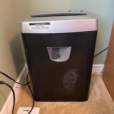 FELLOWES DESKSIDE DM12Ct 12 SHEET CROSS-CUT SHREDDER