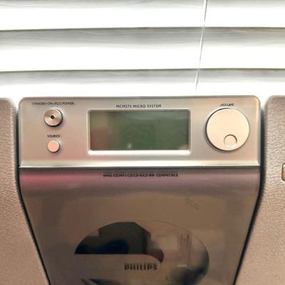 PHILLIPS MCM275 CD PLAYER WITH REMOTE