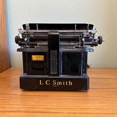 L.C. SMITH & CORONA ANTIQUE MANUAL TYPEWRITER