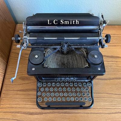 L.C. SMITH & CORONA ANTIQUE MANUAL TYPEWRITER