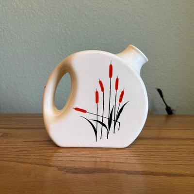 1940 UNIVERSAL CAMBRIDGE POTTERY CAT TAIL WATER JUG/PITCHER