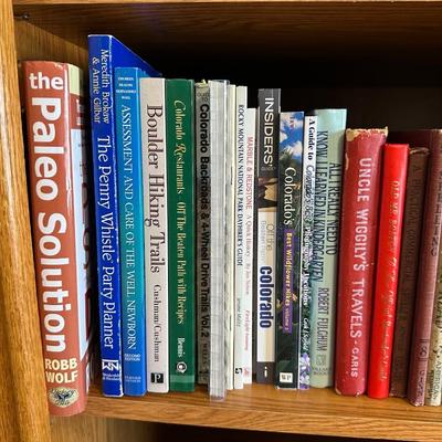 A COLLECTION OF MAINLY NON FICTION BOOKS