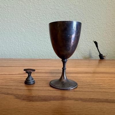 ANTIQUE COLLECTIBLES