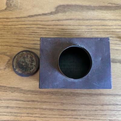 ANTIQUE COLLECTIBLES