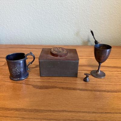 ANTIQUE COLLECTIBLES