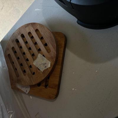 Lot of 2 wooden kitchen accessories