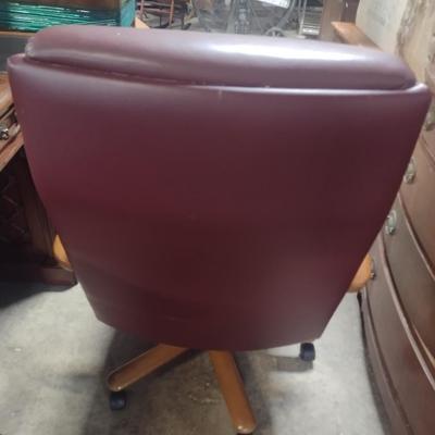 Wood Frame Faux Leather Executive's Office Chair