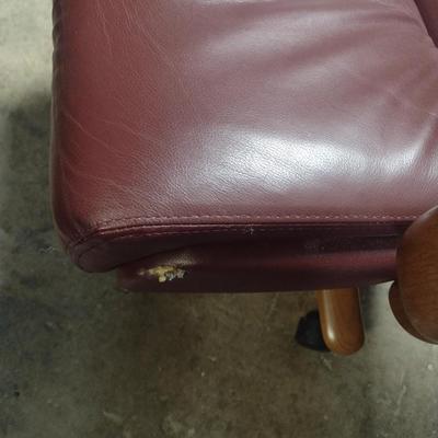 Wood Frame Faux Leather Executive's Office Chair