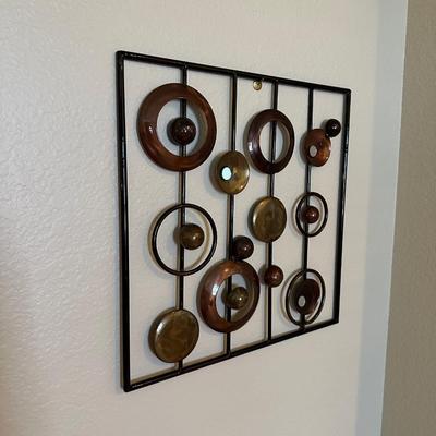 3 NESTING SIDE TABLES AND A METAL ABSTRACT WALL ART