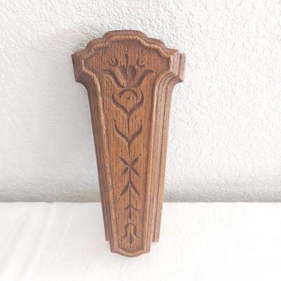 WALL POCKET AND CARVED WOMEN