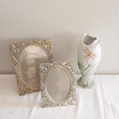 GOLD & SILVER TONE FRAMES AND PRETTY VASE