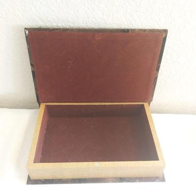LADIES NECKLACES-HANKIES AND HIDE A BOX BOOK