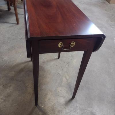 Henkel-Harris Mahogany Drop Leaf Side Table with Single Drawer Choice A