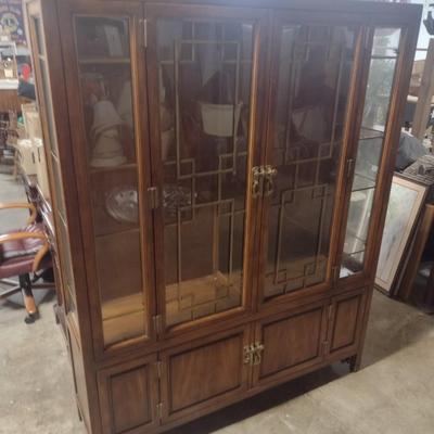 Century Furniture Company Chinoiserie Design Double Glass Door Front China Cabinet with Glass Shelves