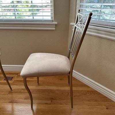 METAL FRAMED GLASS TOP TABLE WITH 4 MATCHING CHAIRS