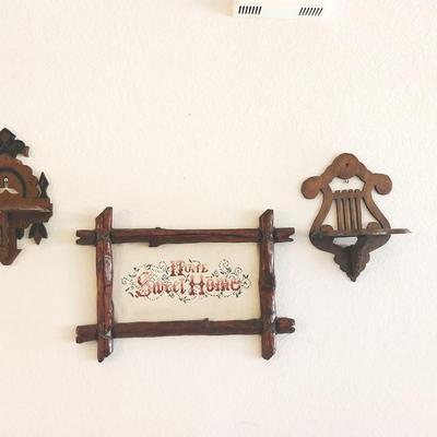 WOOD FRAMES "HOME SWEET HOME" AND TWO WOODEN SHELVES