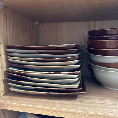 HUGE SET OF SANGO AVANTI BROWN DINNERWARE W/EXTRAS (12 PLACE SETTING)