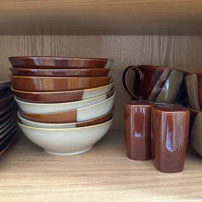 HUGE SET OF SANGO AVANTI BROWN DINNERWARE W/EXTRAS (12 PLACE SETTING)