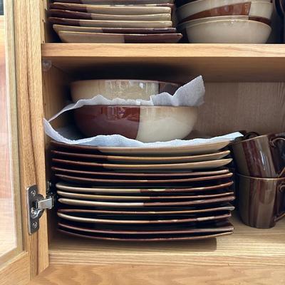HUGE SET OF SANGO AVANTI BROWN DINNERWARE W/EXTRAS (12 PLACE SETTING)