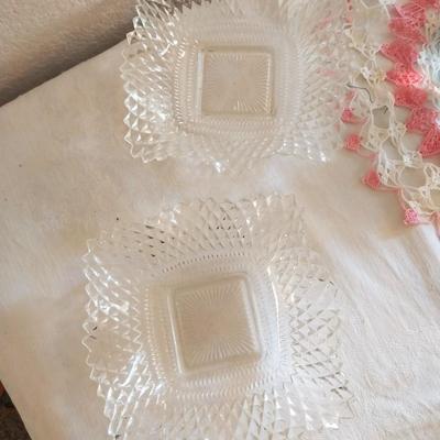 VINTAGE OIL LAMP AND TWO GLASS DISHES