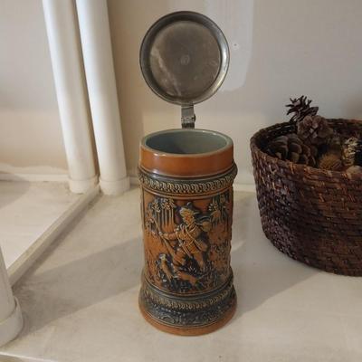 BASKETS-SMALL VASES AND STEIN