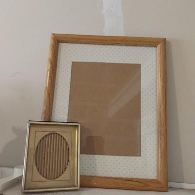 PICTURE FRAMES