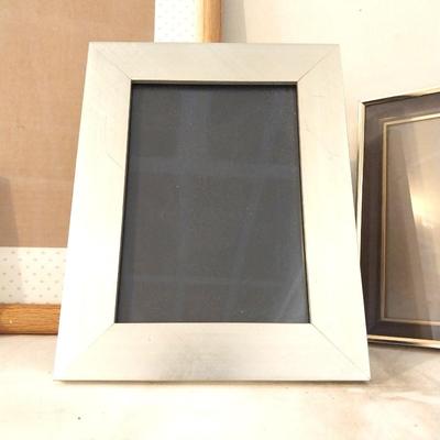 PICTURE FRAMES