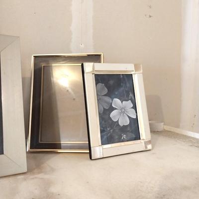PICTURE FRAMES