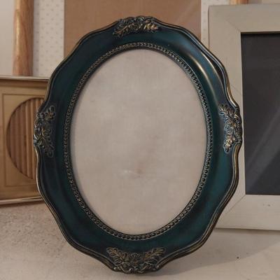 PICTURE FRAMES