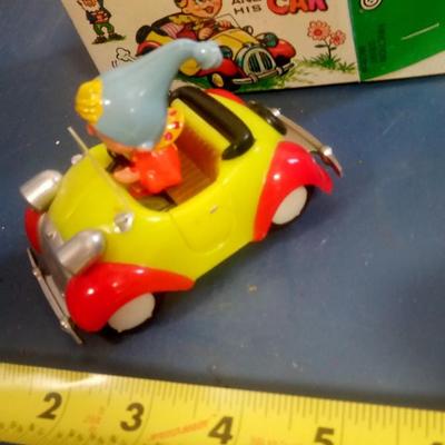 LOT 130 VINTAGE FRICTION DRIVE CAR BY MARX