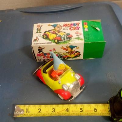 LOT 130 VINTAGE FRICTION DRIVE CAR BY MARX