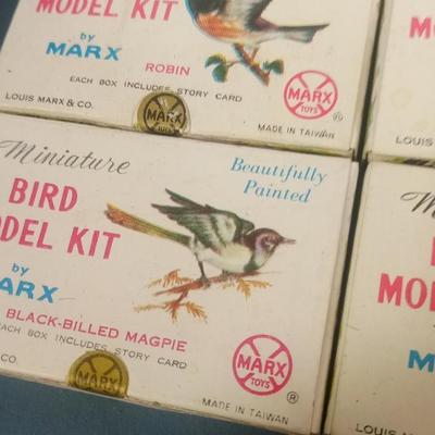 LOT 131 TEN BIRD MODEL KITS BY MARX
