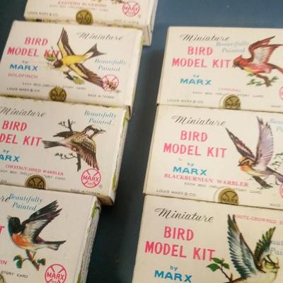 LOT 131 TEN BIRD MODEL KITS BY MARX