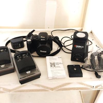 KODAX CAMERA AND ACCESORIES