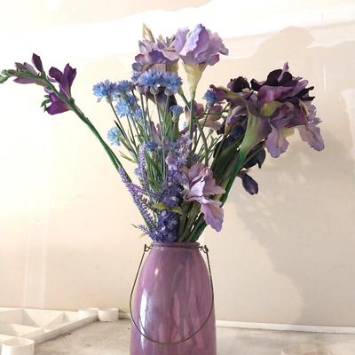 EASTER DECORATIONS AND VASE WITH FAUX FLOWERS