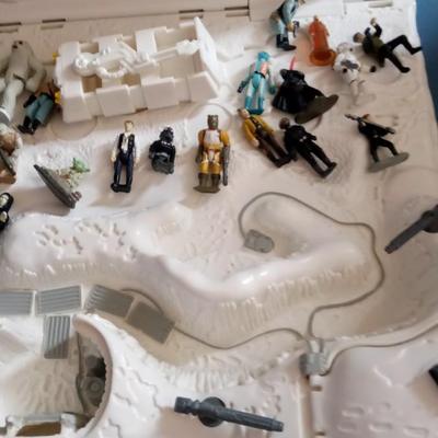 LOT 135 STAR WARS ACTION FLEET