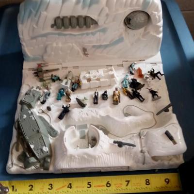 LOT 135 STAR WARS ACTION FLEET